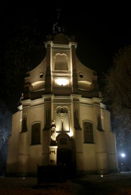 Fara
Wykonane tego samego wieczora co fotografia pt Błogosławieństwo i tym samym sprzętem
Słowa kluczowe: Fara stare miasto