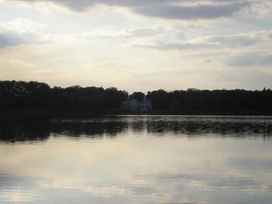 Jezioro Duże w Łącku (w oddali zabytkowy pałac)
Słowa kluczowe: Łąck jezioro pałac