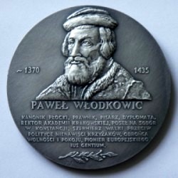 2005-10-04.  Medal Pawła Włodkowica. Komenda Stołeczna Policji została uhonorowana przez Szkołę Wyższą im. Pawła Włodkowica w Płocku medalem patrona tej uczelni.
Dla stołecznej Policji wyróżnienie jest tym znaczniejsze, iż niezwykle cenna jest dla KSP współpraca z uczelniami wyższymi i środowiskami akademickimi, ale również ze względu na wyjątkową osobowość patrona uczelni w Płocku - Pawła Włodkowica - obrońcy wolności i pokoju, popularyzatora idei dialogu oraz tolerancji. 
