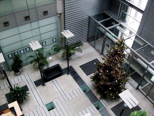 przeszklone lobby w części parteru
biurowiec PERN
Słowa kluczowe: przeszklone lobby w części parteru biurowiec PERN