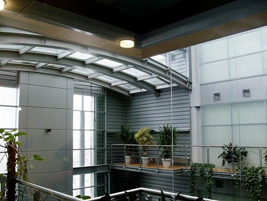 przeszklone lobby w części górnej 
biurowiec PERN przy ul. Wyszogrodzkiej
Słowa kluczowe: biurowiec PERN przy ul. Wyszogrodzkiej