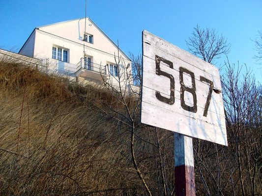budynek nadzoru wodnego RZGW Warszawa na skarpie wyszogrodzkiej
587 km Wisły, liczony od źródeł na Baraniej Górze w Beskidach
Słowa kluczowe: budynek nadzoru wodnego RZGW Warszawa na skarpie wiślenej w Wyszogrodzie