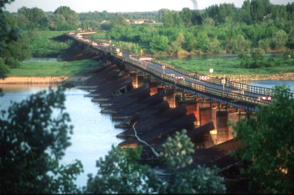 Ostatnie zdjęcia najdłuższego drewnianego mostu w 1999r. w Europie
stary most wyszogrodzki zbudowany był w 1916 r. przez Niemców z drewna z Puszczy Kampinoskiej

