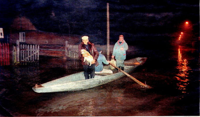 1977r - ewakuacja z zalanego Płocka na ul Gmury
skan zdjęcia nieznanego autora
