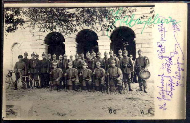 grupa żołnierzy (przed Odwachem ?)
Płock 1915r.
