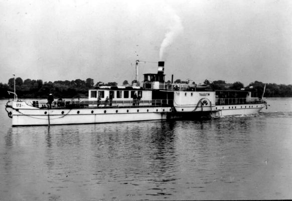 "Traugutt" na Wiśle w czasie rejsu
ze zbioru zdjęć  W. Danielewicza
