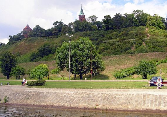 bulwar
dwa spotkania 
Słowa kluczowe: bulwar nad Wisłą Płock