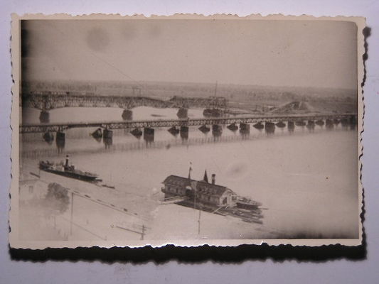 mosty  1940r.
anonimowe zdjęcie żołnierza z Wewrmachtu
