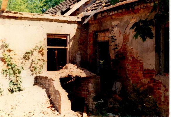 po 1992r. - kompletna ruina z Zajazdu Rybaki
nowy właściciel zaczyna jego odbudowę
