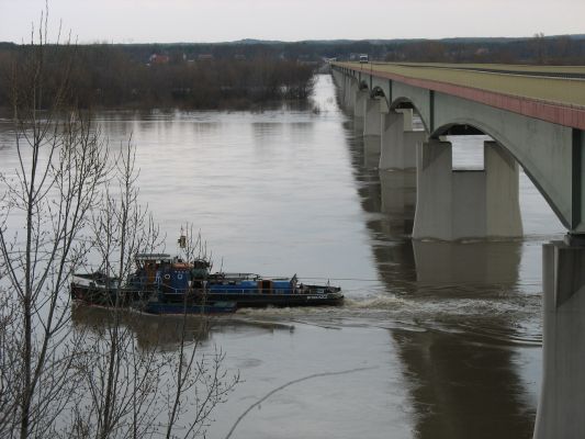 nowy most w Wyszogrodzie 03.04.2006r.
tego dnia  na wodowskazie Wisła przekroczyła znacznie stan alarmowy 
a ok. godz. 20.00 nastąpiła kulminacja
