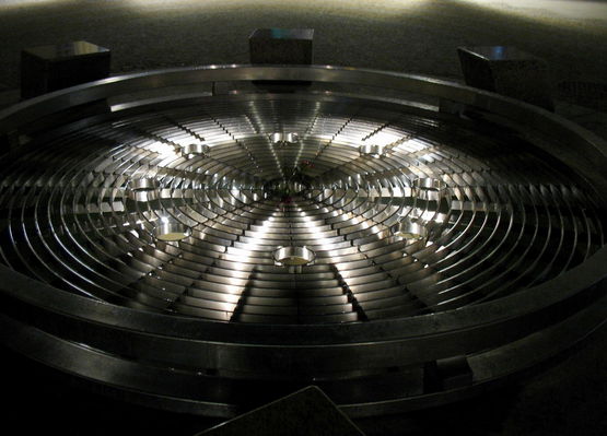 zagadka nr 1: co to jest ?
1. chromowany ruszt do grilla
2. reflektor lotniczy
3. wyłączona fontanna na Tumskiej  dn. 2.V.07r. o dodz. 21.51
nie dzwonić, nagroda może się znajdzie jak się szwagier odnajdzie
