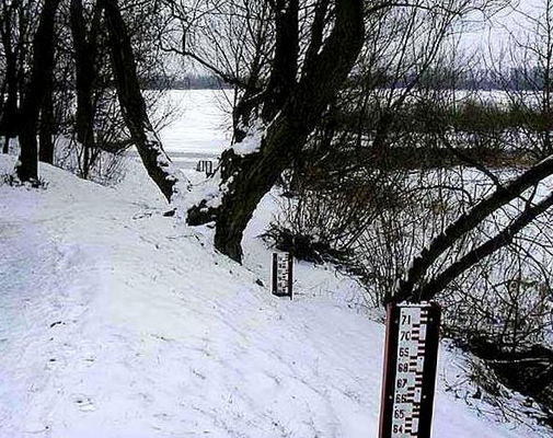 zimowy wodowskaz w Kępie Polskiej - autor Krzysztof Kasprzak
2003r.
