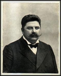 Stanisław Chełchowski (1866-1907)
organizował prace Towarzystwa Rolniczego Gubernialnego Płockiego, Towarzystwa Wzajemnych Ubezpieczeń od Gradu "Ceres", Towarzystwa Ubezpieczeń od Ognia "Snop", Towarzystwa Mleczarskiego, Towarzystwa Melioracyjnego, Towarzystwa Kredytu Ziemskiego, Spółki Ziemian, spółki "Płocka Produkcja Nasion".W 1906 r. wybrano go na posła z ziemi płockiej do Dumy petersburskiej. Uznał jednak, że praca w kraju jest o wiele pożyteczniejsza niż jałowe rozprawy w Dumie i nie przyjął ponownego wyboru. Zmarł na serce 23 marca 1907 r. w drodze do Płocka dokąd jechał z odczytem. Artykuł w galerii  http://www.plock24.pl/fusion/readarticle.php?article_id=361
