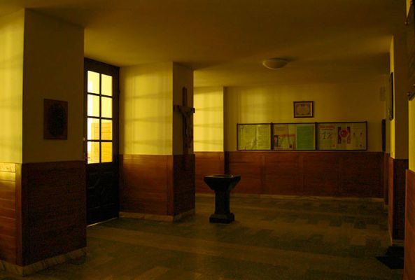 Przedsionek kościoła na Cholerce.
