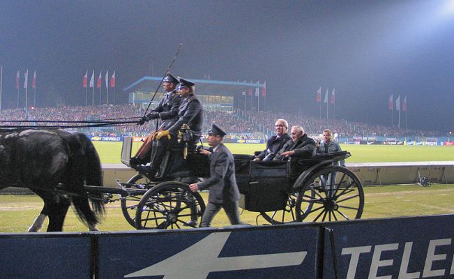 Nadanie stadionowi Wisły Płock im.Kazimerza Górskiego.
