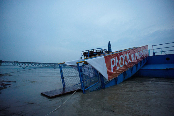 PŁOCK wrażeń moc
Woda wdziera sie na bulwar.9.06.10 godz 20:30
Słowa kluczowe: powodz bulwar