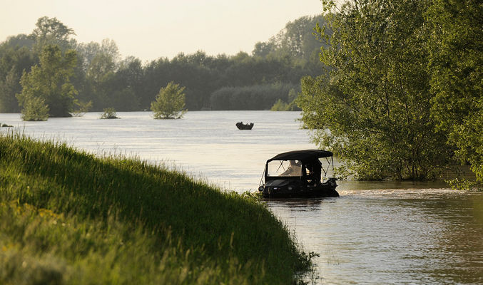 Powódź
Strażacy szukają zwierząt .
Słowa kluczowe: powódź świniary amfibia straż