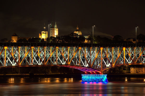 po prostu Płock  :)
Słowa kluczowe: most katedra orlen wzgórze tumskie