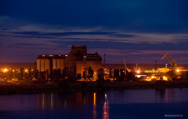 Eklewator Silopol
Słowa kluczowe: elewator,