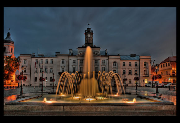 Afrodyta & Ratusz 2
[i]Płynne złoto[/i]
