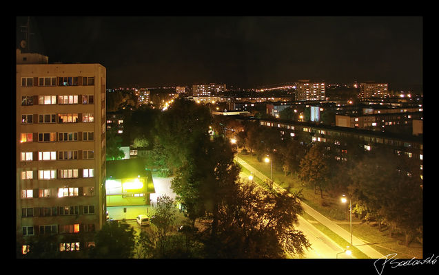 Widok z wierzowca
Widok na ul. Tysiąclecia oraz oś. Skarpa
