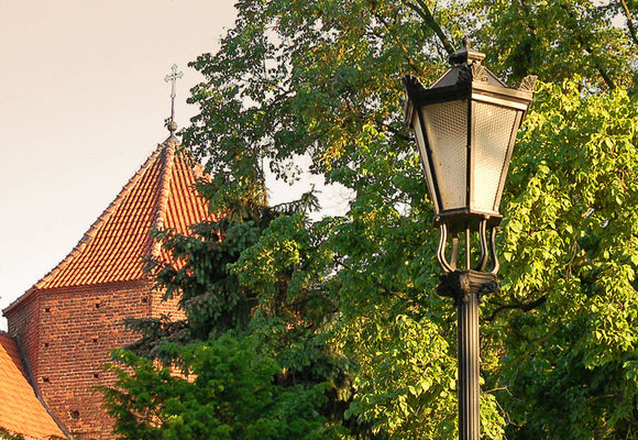 Latarnia w parku za Katedrą
