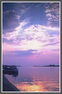 Lustrzane Odbicie
Wisła / zacumowana Rusałka ...w odbiciu :)
Słowa kluczowe: Wisła Rusałka