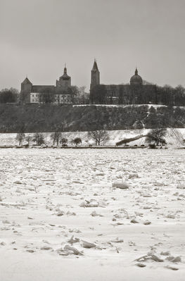 Zimowo
Słowa kluczowe: Katedra Wisła Lód Zima