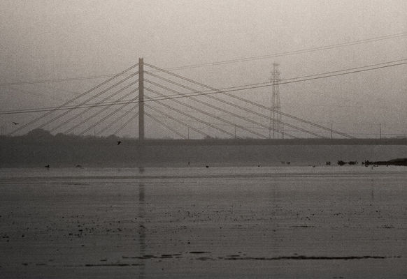 W oddali...
[i]... Most Solidarności[/i]
