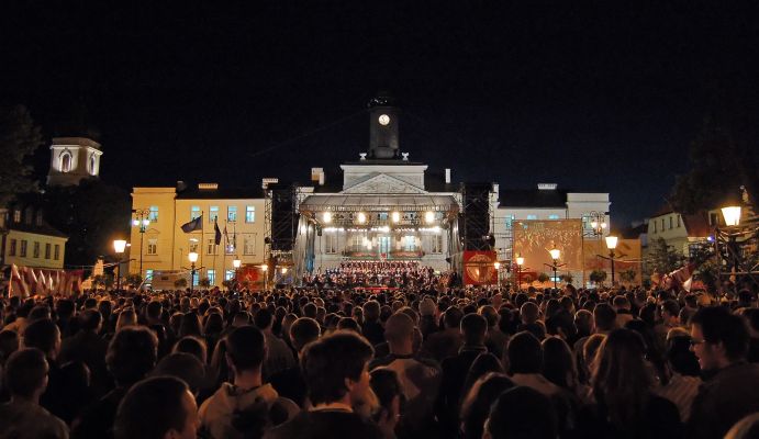 Otwarcie Dnia Chemika i Dni Historii Płocka - Oratorium Tu Es Petrus ( wide )
Było tak ciasno ze nie dało sie uzyc statywu ( robione z ręki ) 
Słowa kluczowe: dhp06