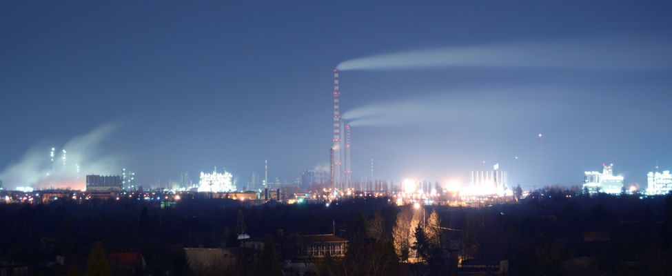 Orlen
ok.300 z 700 hektarów światła ;)
Słowa kluczowe: Orlen noc panorama