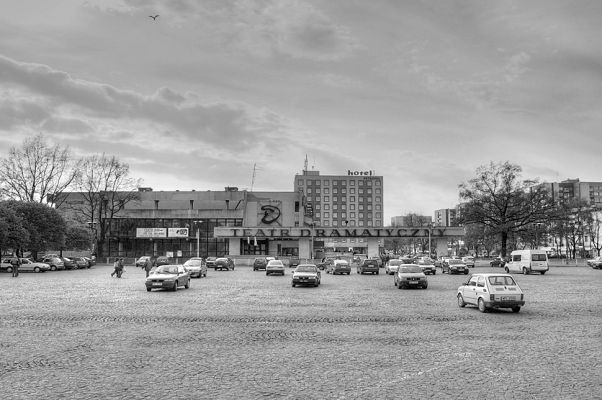 Teatr Dramatyczny ( przed remontem )
Jak by nie bylo HDRI tyle ze w b&w ;)
Słowa kluczowe: Teatr Dramatyczny