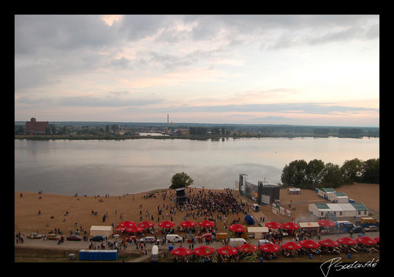 Płock Cover Festiwal 2oo6
Zapewne ukaze sie kilka zdjec spod sceny... Wiec postanowiłem dodac troche "szersze" spojzenie na wydarzenie ...ale rym ;)
