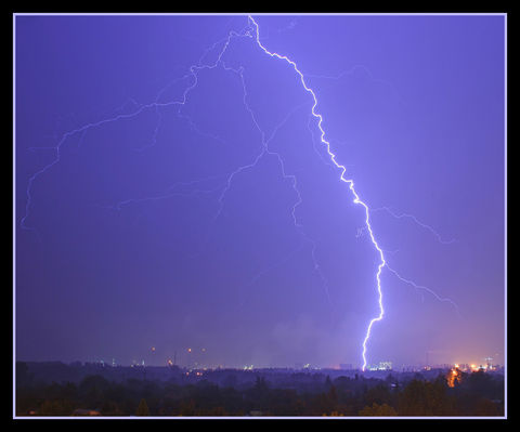 Wyładowania nad Kombinatem
