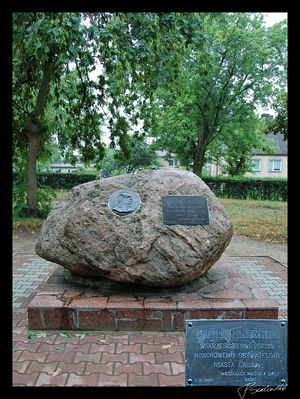 Glaz w Gąbinie - Józefowi Piłsudskiemu - Wskrzesicielowi Polski , honorowemu obywatelowi Gąbina
