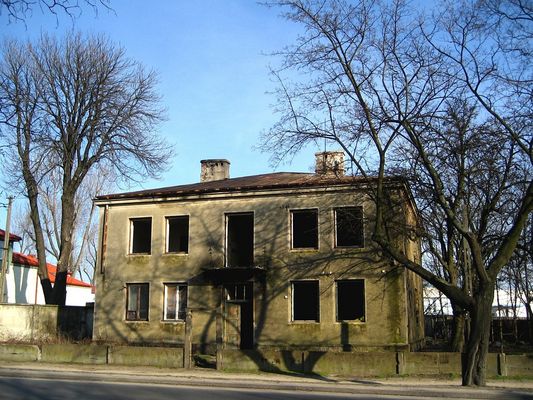 DOM WIDMO
Dom znajduje się przy al. Jana Kilińskiego. Ciekawe czy w nim straszy ?
