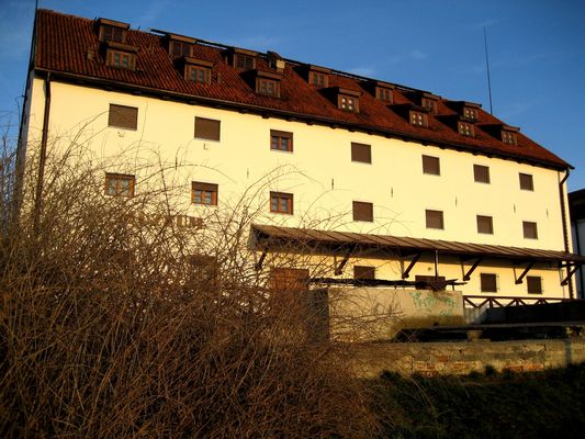 Spichlerz nad Wisłą
Spichlerz o zachodzie słońca :-)

budynek Muzeum Mazowieckiego
Słowa kluczowe: Spichlerz
