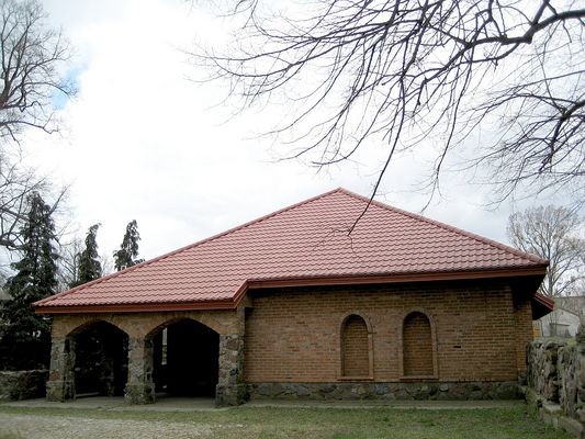 Dom Katechetyczny przy kościele parafialnym w Rokiciu
