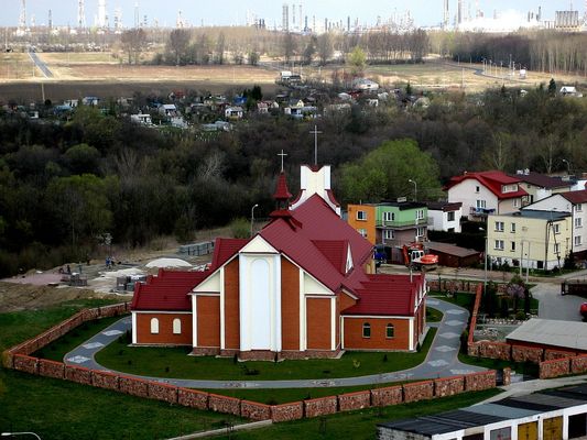 Kościół pw. Dobrego Pasterza na Skarpie z lotu ptaka
