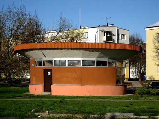 "Rotunda" - kiedyś była tu kwiaciarnia
...a teraz ... ? - ów ciekawy objekt znajduje się przy ul. Jana Kochanowskiego :)
