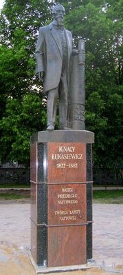 Pomnik Ignacego Łukasiewicza
