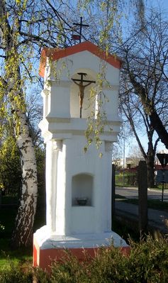 Kapliczka
Kapliczka znajduje się na rogu ul. Dobrzyńskiej i ul. Kazimierza Wielkiego
