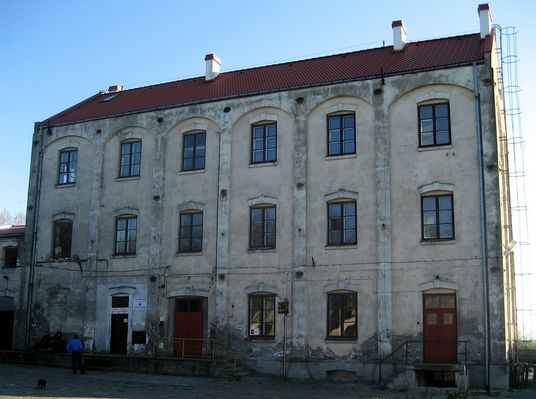 Budynek przy ul. Kazimierza Wielkiego
Może ktoś zna bliżej genezę tego budynku... ?
