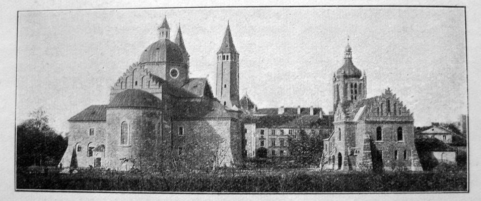 Widok na katedrę od strony ul. Mostowej - 1917r.
"Płock - Monografia Historyczna"
