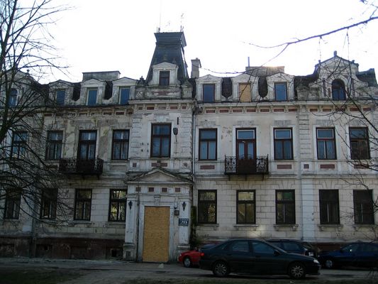 Zabytkowa kamienica przy ul. Kolegialnej
