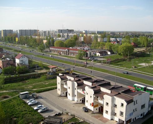 os. Międzytorze i przejazd kolejowy przez al. J. Piłsudskiego
