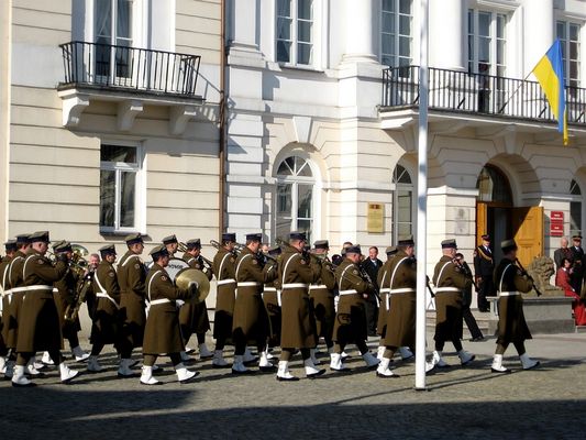Parada wojskowa z okazji wizyty prezydentów Polski i Ukrainy w Płocku dnia 07.03.2007r.
