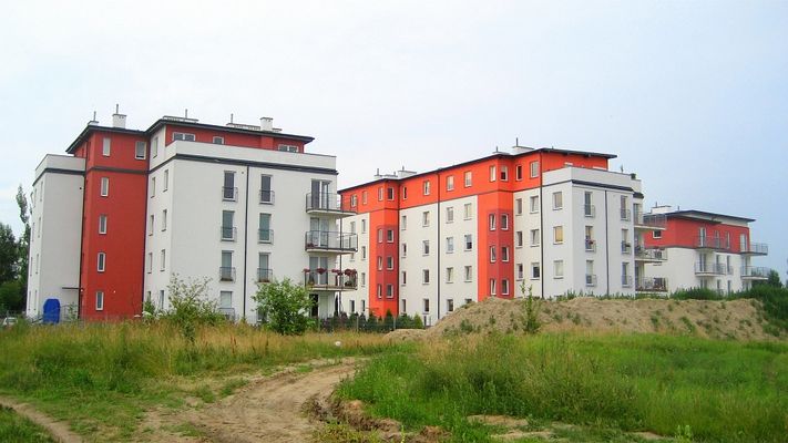 Biało-czerwone bloki na Podolszycach Północ
Widok od ul. Urodzajnej
