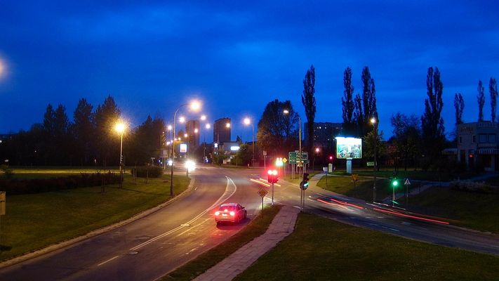 ul. Chopina wieczorem
Widok z wiaduktu w al. J. Piłsudskiego
