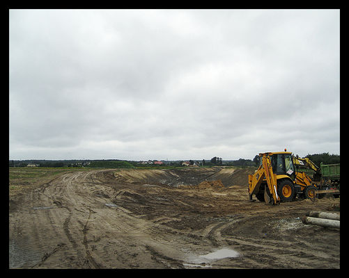 Budowa drogi dojazdowej do Mostu Solidarności - stan budowy w dniu 17.08.2008
Ciechomice - widok w kierunku ronda w Górach
Słowa kluczowe: inwestycje